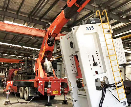 佛罗镇附近随车吊出租，轻松解决运输难题