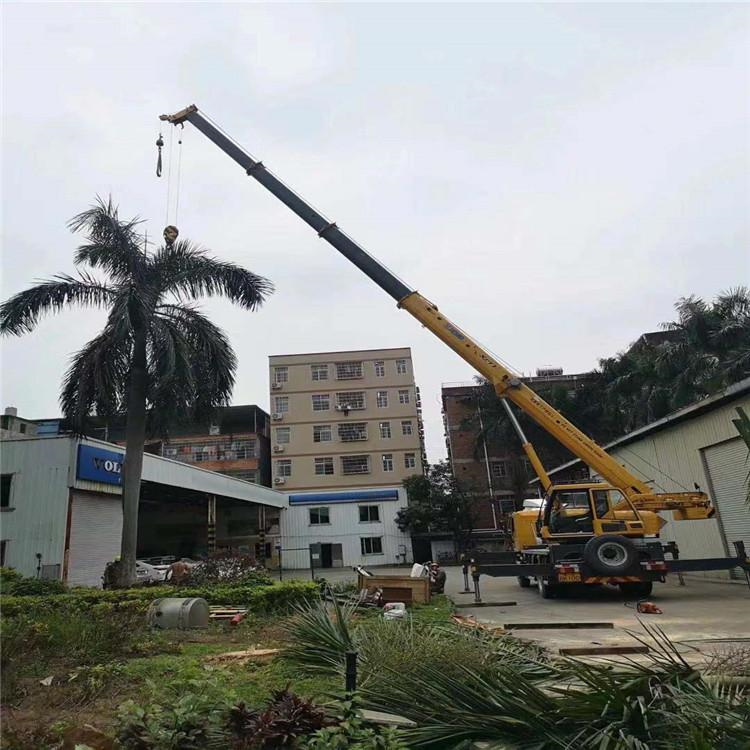 佛罗镇12吨吊车出租一天的收费标准是什么