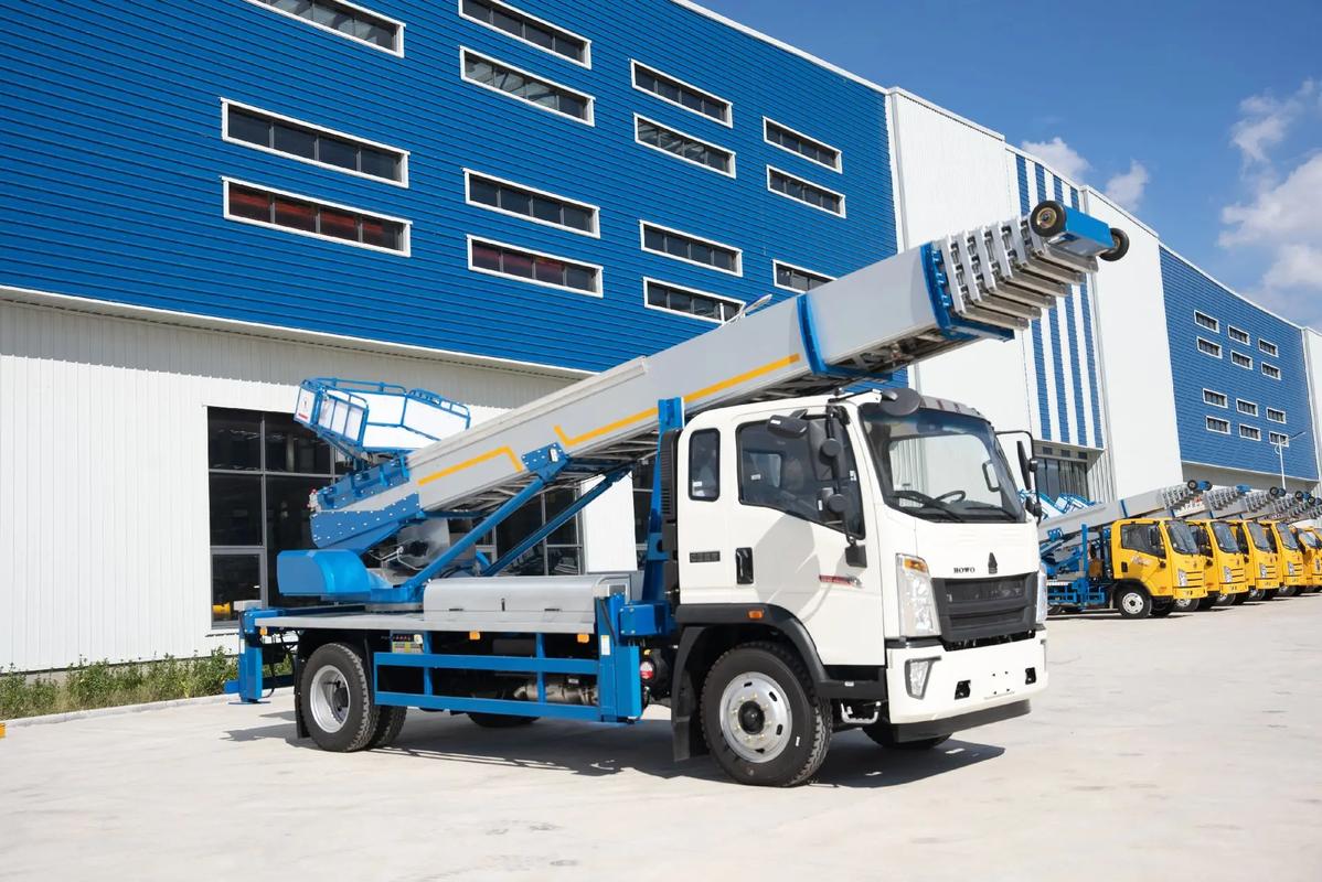 佛罗镇出租云梯车高空作业车 建筑垃圾搬运